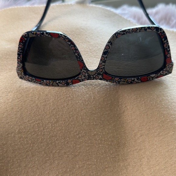 Coach Floral Sunglasses - Picture 10 of 16